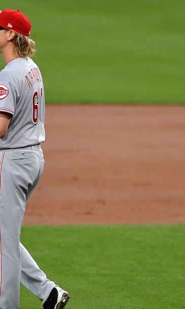 Cordero's home run, Padres' hit barrage overwhelm Reds